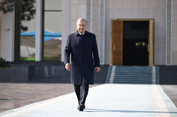 Shavkat Mirziyoyev Emmanuel Makronning taklifiga binoan Fransiyaga jo‘nab ketdi