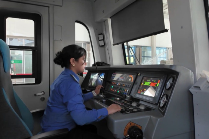 Toshkent metrosida ilk bor ayollar mashinist bo‘lib ish boshladi