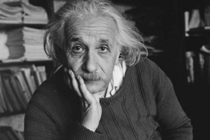 Письмо Альберта Эйнштейна с уравнением E=mc2 продано за $1,2 млн