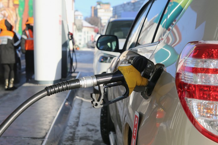 Цена на бензин марки АИ-80 в Узбекистане с начала года выросла в среднем на 70%