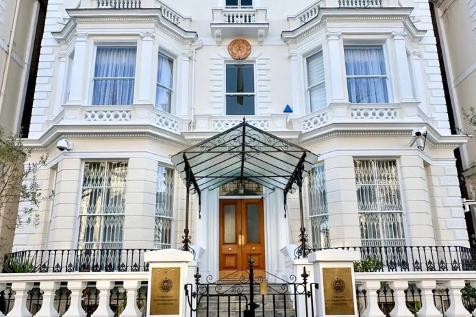 Лондонда Ўзбекистон тарихий обидаларидаги нақшларни чизиш бўйича мастер-класс ўтказилди