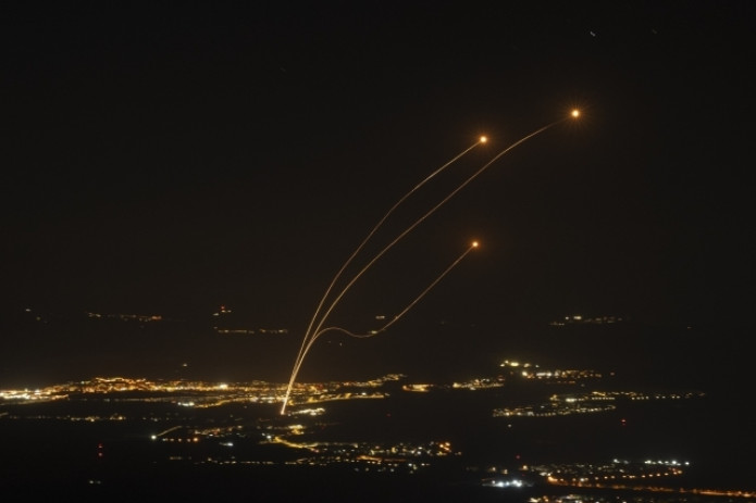 Yaman husiylari Tel-Aviv yaqinidagi harbiy obyektga raketa hujumi uyushtirdi