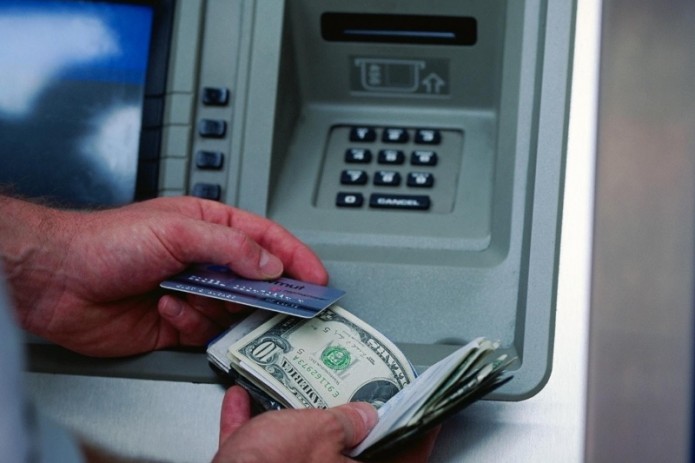 До конца года банки установят более 1000 банкоматов для снятия наличной инвалюты