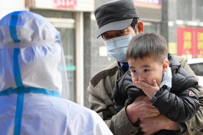 Xitoy bolalar orasida yangi sirli virus tarqalganini rad etdi