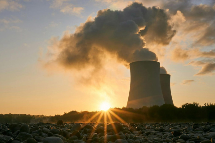 Xitoy Qozog‘istonga Rossiyadan ikki baravar arzonroq AES qurishni taklif qildi