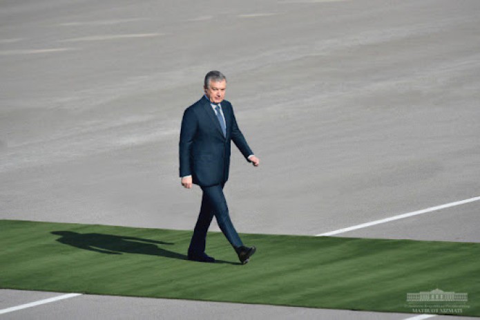Prezident SHHT sammitida ishtirok etish uchun Tojikistonga ketdi
