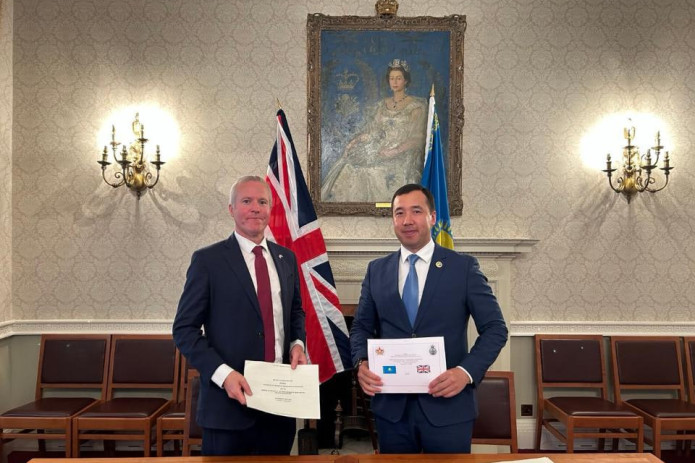 Qozog‘iston harbiylari Buyuk Britaniyada tayyorgarlikdan o‘tadi
