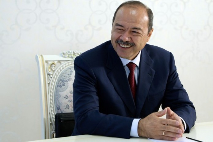 Абдулла Арипов поздравил нового премьера Казахстана Алихана Смаилова с назначением