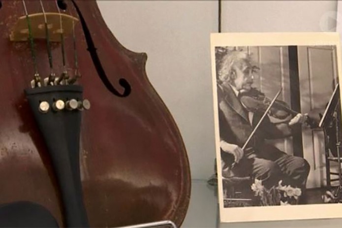 Albert Einstein's violin to go under the hammer