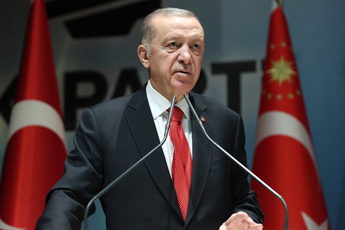 Erdoʻgʻan Turkiya konstitutsiyasi yana oʻzgartirilishini bildirdi ...