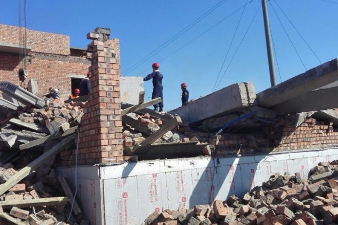 Два гражданина Узбекистана погибли при обрушении стен здания в Астане