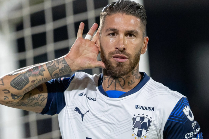 Ramos XXI asrning eng yaxshi himoyachisi reytingida birinchi o'rinni egalladi