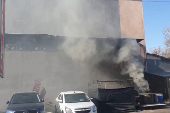 Тошкентда ҳавони ифлослантирган сомсахона жаримага тортилди