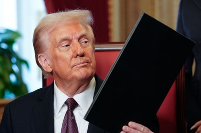 Tramp savdo bitimlarini tuzishga ulgurmagan davlatlar uchun yangi tariflarni e’lon qildi