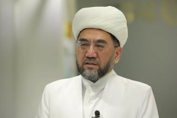 "Ona o‘g‘liga yo meni, yo ayolingni tanla deb shart qo‘yishi gunoh" - muftiy oilalar buzilishining oldini olish haqida gapirdi