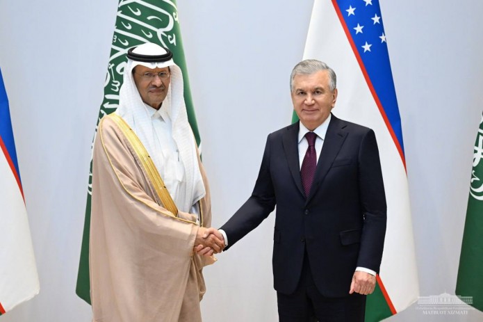Shavkat Mirziyoyev Saudiya Arabistoni energetika vaziri shahzoda Abdulaziz bin Salmon Ol Saud boshchiligidagi delegatsiyani qabul qildi