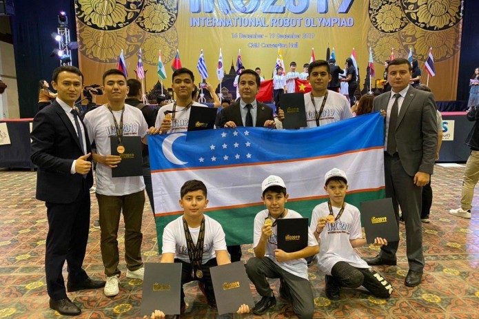 Юные узбекистанцы завоевали сразу 7 медалей на Международной олимпиаде по робототехнике