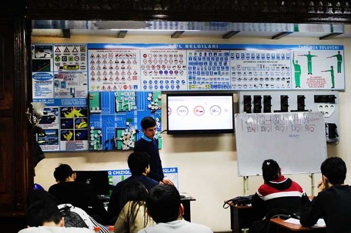 Uzbekistan to introduce passports for driving schools