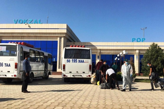 Uxlash porno video Oz külotlarini miltillovchi qizlarning porno kliplari