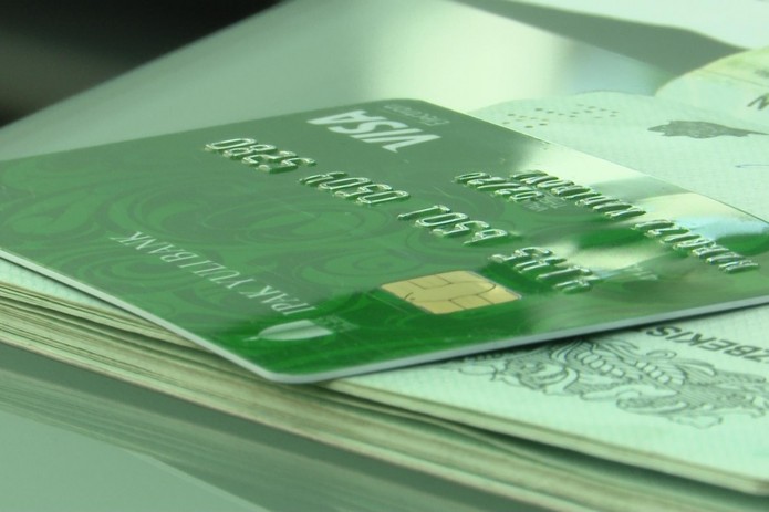 Банк «Ипак Йули» предлагает международные карты для оплаты импортируемых товаров
