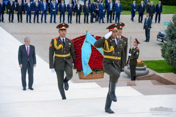 Президент Касым-Жомарт Токаев посетил площадь Мустакиллик
