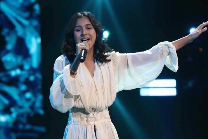 Uzbek girl turns all chairs and gets applause from judges on ‘Voice. Kids” in Russia