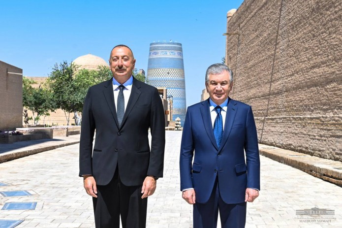 Президенты Узбекистана и Азербайджана посетили древний город Хиву