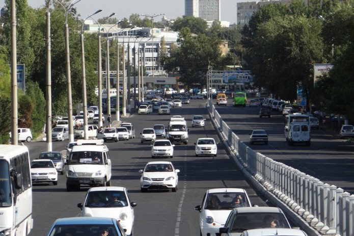 Uzbek government to reduce state fees for vehicles