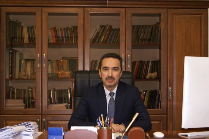 Maqsud Isoqov Geologiya fanlari universiteti rektori vazifasini