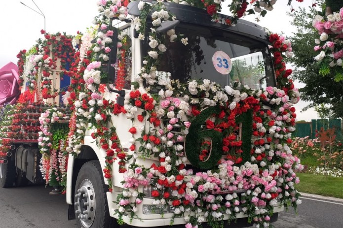 В Намангане проходит 61-й Международный фестиваль цветов