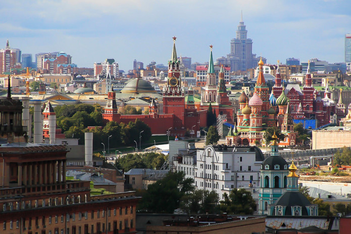 Moskva Rossiya bozorini tark etgan xorijliklar uchun to‘lovni oshirmoqchi