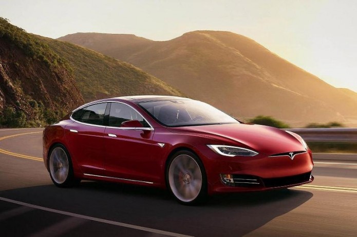 Tesla объявила о начале продаж Model 3 по 35 тысяч долларов