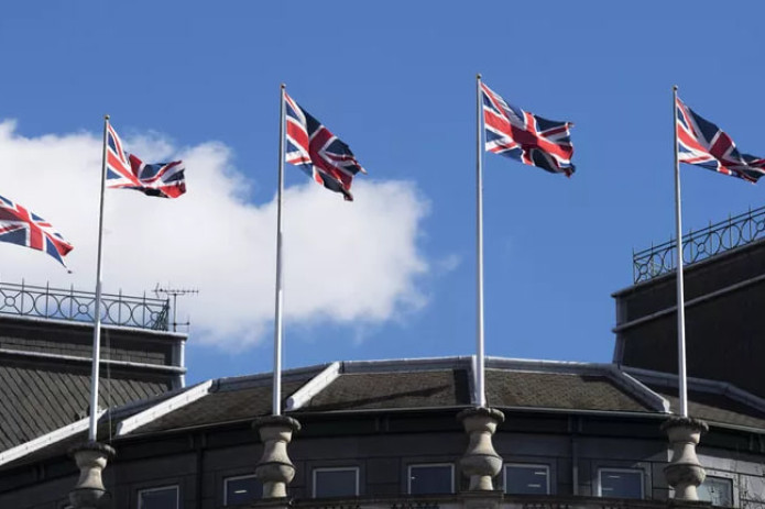 Britaniya artilleriya snaryadlari va geksogen ishlab chiqarishni keskin oshiradi