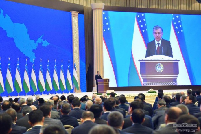 Лица, прибывшие в республику до 1995 года, должны стать гражданами Узбекистана - Президент