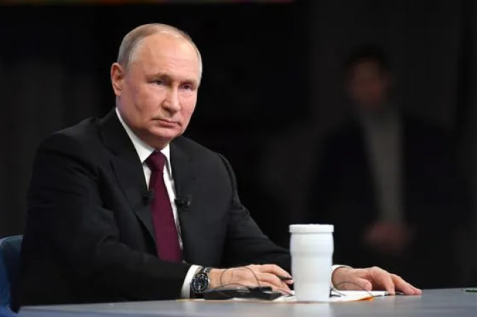 Putin Zelenskiy bilan uchrashishga tayyorligini aytdi