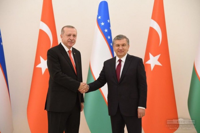 Главы Узбекистана и Турции начали переговоры в узком формате