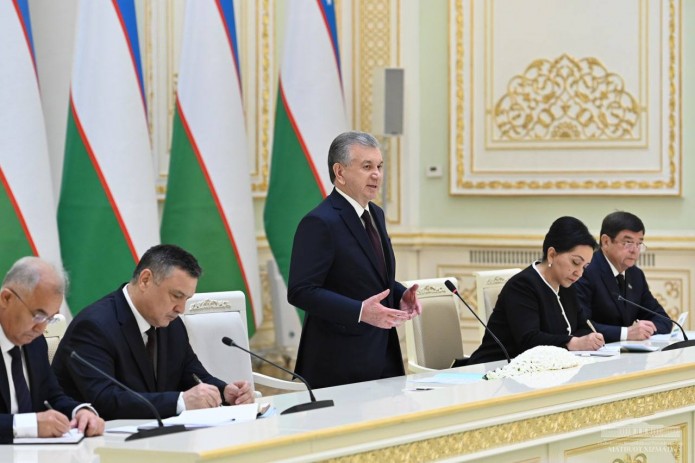 Shavkat Mirziyoyev Konstitutsiyaga o'zgartirish kiritish bo'yicha o'z takliflarini aytdi