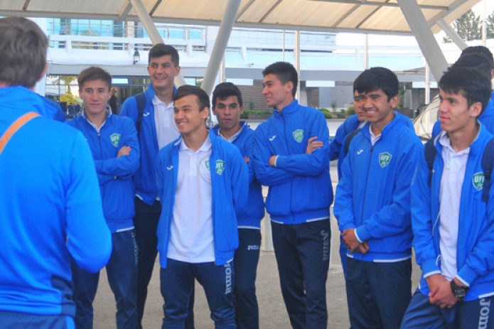 Сборная Узбекистана U-19 отправилась в Таджикистан