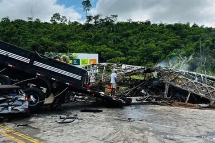 Braziliyada avtobus ishirokida sodir bo‘lgan YTHda 38 kishi halok bo‘ldi