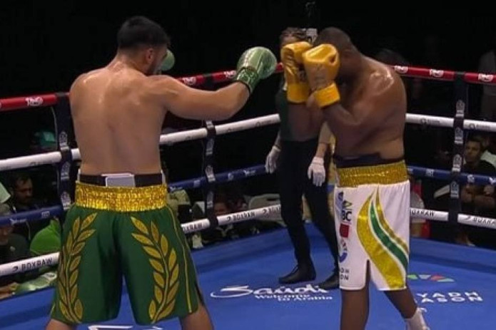 Lazizbek Mullajonov ham WBC Gran-prisida g‘alaba qozondi