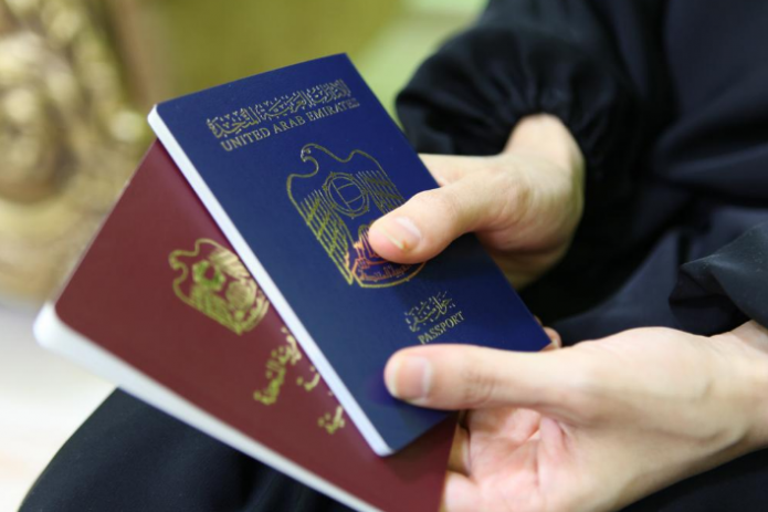 Власти ОАЭ начали выдавать гражданство богатым иностранцам