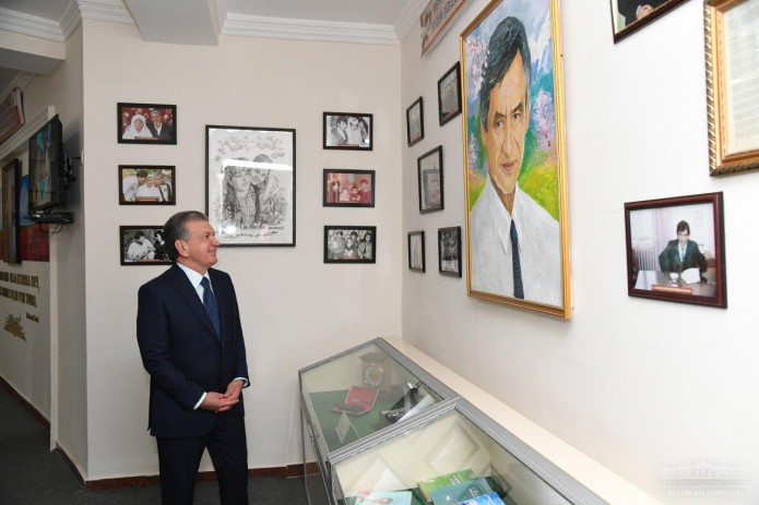 Президент Шавкат Мирзиёев посетил школу имени Мухаммада Юсуфа