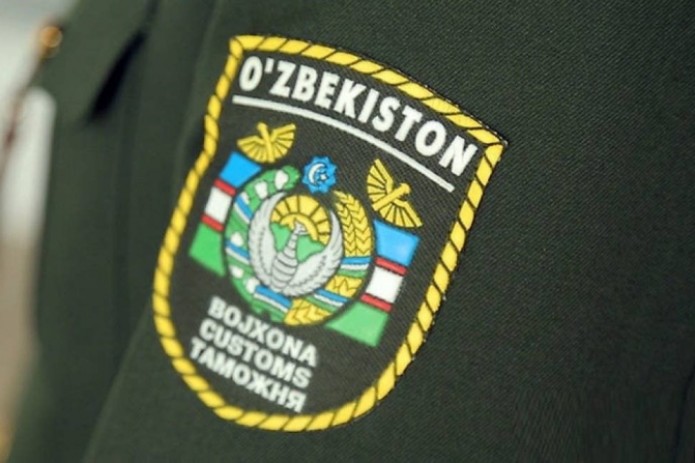 Sug‘urta kompaniyasi bilan 145 mlrd so‘mni o‘zlashtirmoqchi bo‘lgan bojxona xodimi hibsga olindi - Bojxona qo‘mitasi