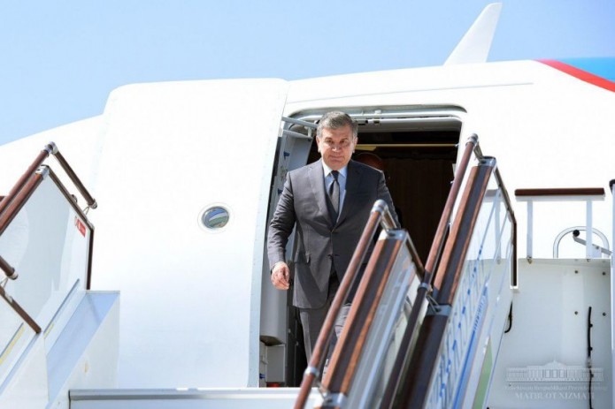 Президент Шавкат Мирзиёев прибыл в Фергану