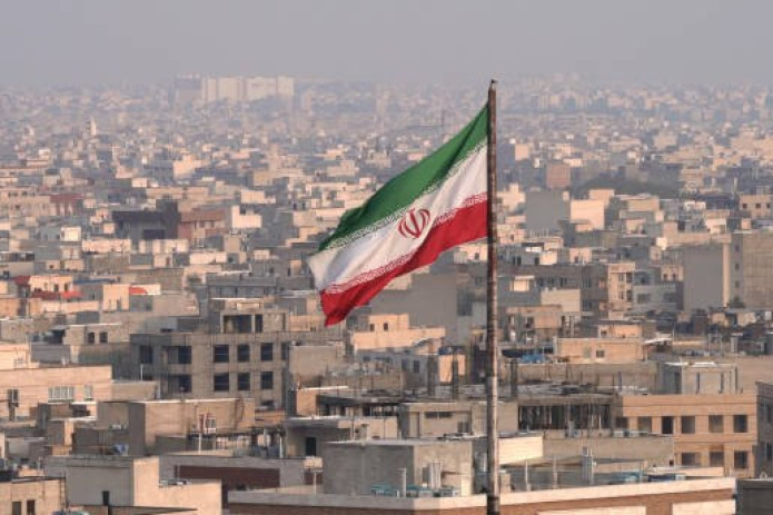 WP: Eron hujumlar tugaganidan keyin AQSh bilan muzokaralarni davom ettirishga tayyorligini aytdi