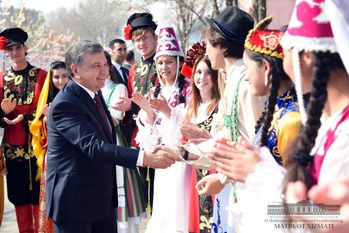 Shavkat Mirziyoyev congratulates people of Uzbekistan on Nowruz