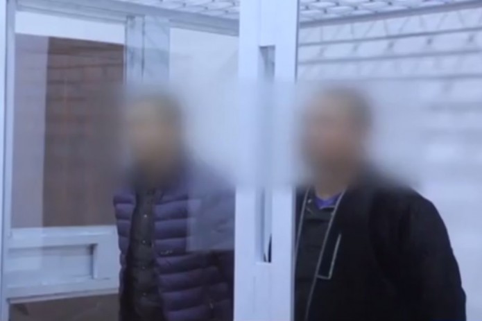 Qashqadaryodagi to‘yda kuyov do'stini pichoqlab o'ldirgan fuqaro 18 yilga qamaldi