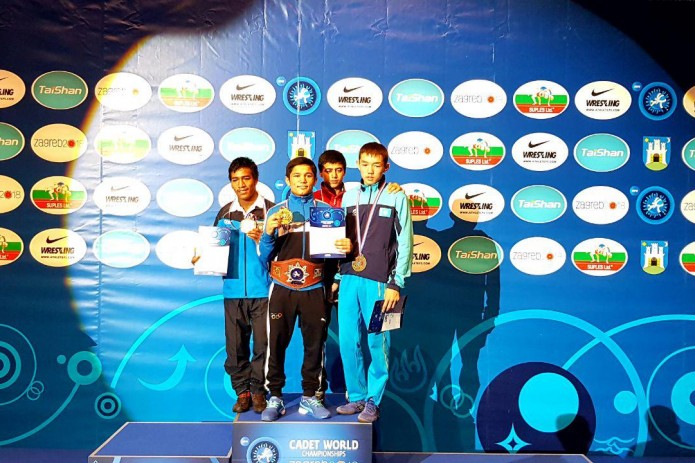 Впервые борцы Узбекистана завоевали 3 золотые медали ЧМ