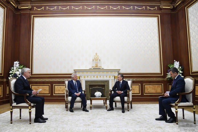 Президент Узбекистана принял главу российской компании «ЛУКОЙЛ»