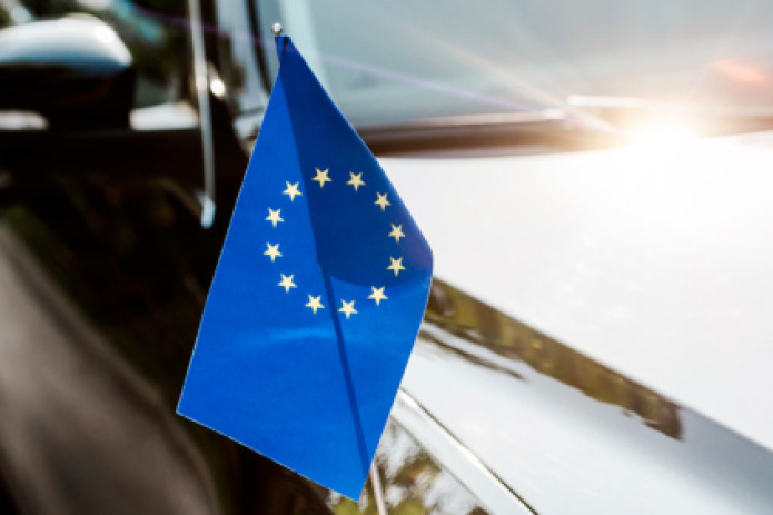 YeI vakolatxonalaridagi diplomatlarni qisqartirmoqchi